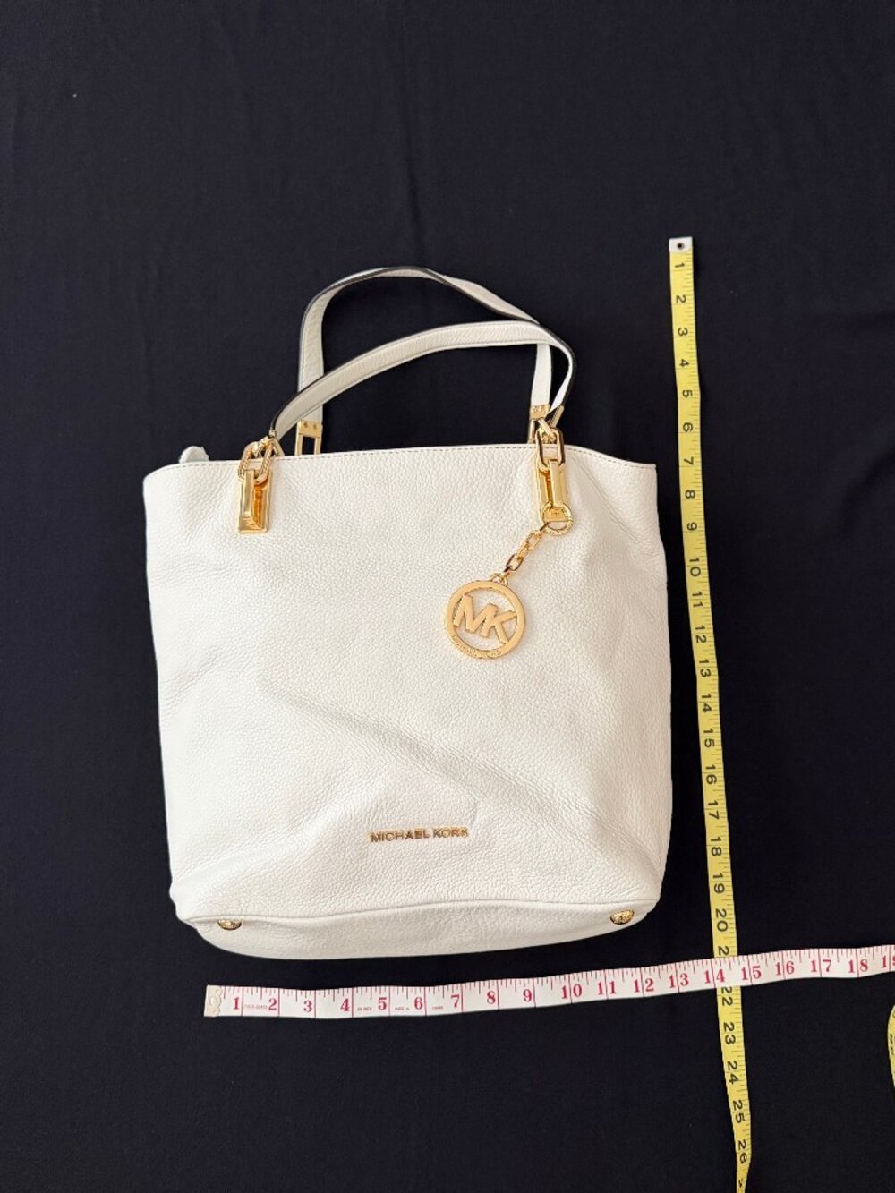 White Michael Kors pebbled leather tote with detachable cross-body strap - Picture 5 of 10